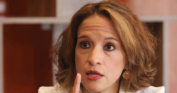 La Nación / “Efraín, ¿qué te parece si empezás a hacer propuestas que valgan la pena?”, cuestionan