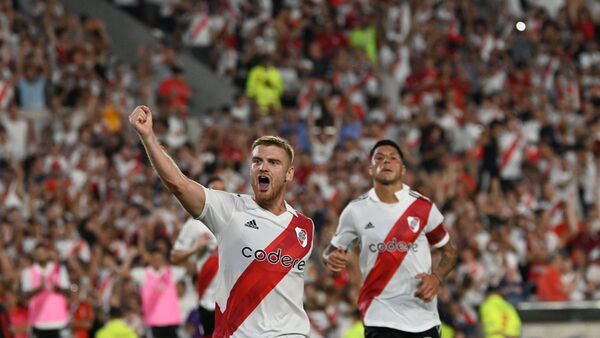 River Plate es escolta y Boca Juniors cae en el sur