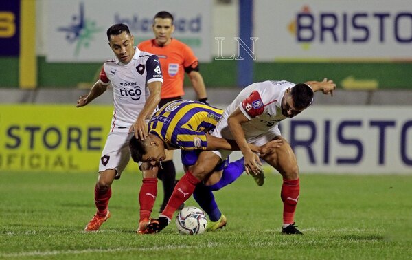 Versus / Con un ojo en la Copa, Cerro recibe en un partido con tinte de clásico a Luqueño