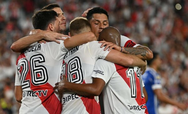 Versus / River golea a Godoy Cruz con Robert Rojas como suplente de lujo