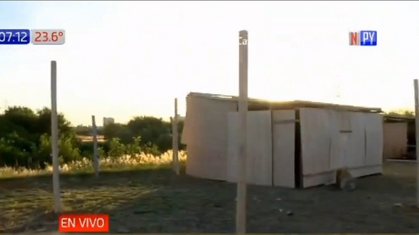 Familias afectadas por las crecidas se ubican en la Costanera de Asunción - Noticias Paraguay