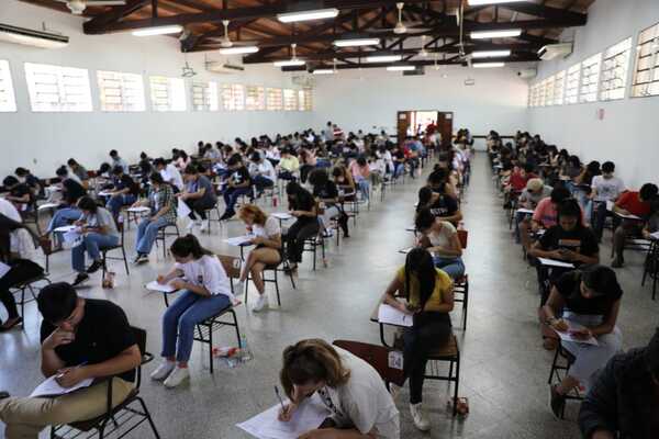 Un 85% de participación hubo en el examen para aplicar a las becas Itaipu 2023