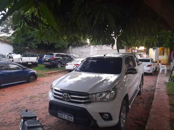 Camioneta en poder de auxiliar fiscal estaría vinculada a un esquema de venta por redes sociales de vehículos robados - Megacadena — Últimas Noticias de Paraguay