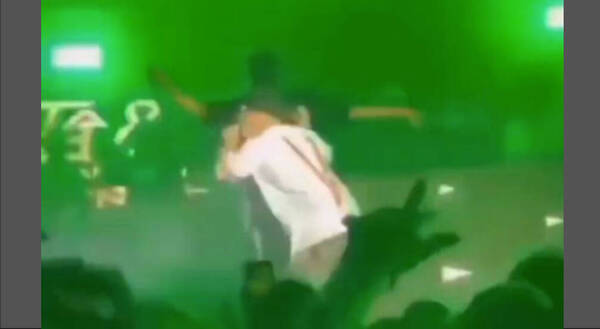 [VIDEO] Rapero ofrecía un show cuando cayó y se murioité