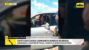 Video: asistente fiscal cae con lujosa camioneta robada en Brasil - ABC Noticias - ABC Color