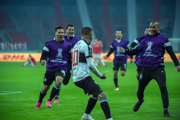 Versus / Aguirre recordó las dos eliminaciones ante Olimpia en la Copa Libertadores