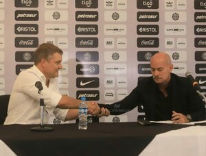 Versus / Aguirre quiere mantener la "tradición ganadora" de los uruguayos en Olimpia: "Es una responsabilidad"