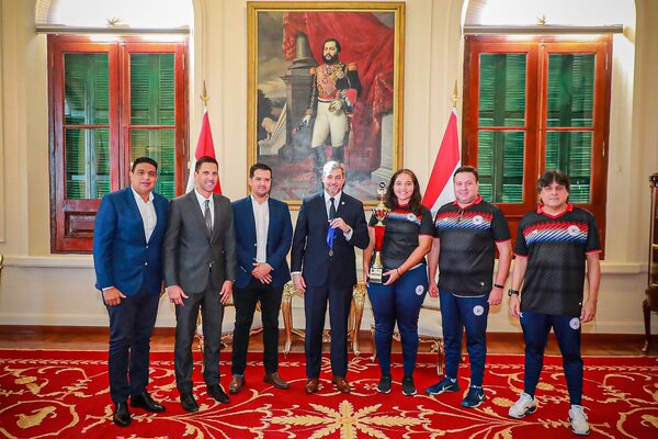 Gobierno homenajea a campeonas invictas en handball que disputarán mundial en Europa - .::Agencia IP::.