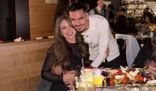 [GALERÍA] Pelotero le organizó festejo de cumple a su novia modelo