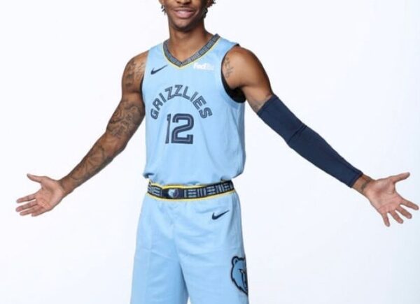 Ja Morant, tras ser suspendido de la NBA, se viralizaron fotos suyas con una stripper y el suelo repleto de billetes