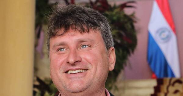 La Nación / “Mi plan es sacar a dos mil familias de la pobreza por año”, destacó Denis Lichi