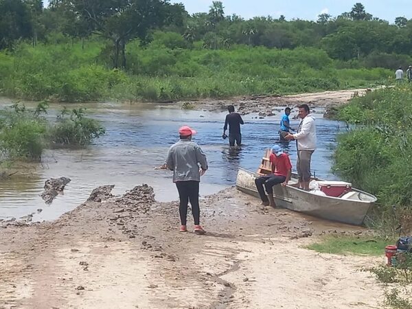 Casi 2.000 familias claman asistencia alimenticia por inundaciones en bajo Chaco - Noticias del Chaco - ABC Color