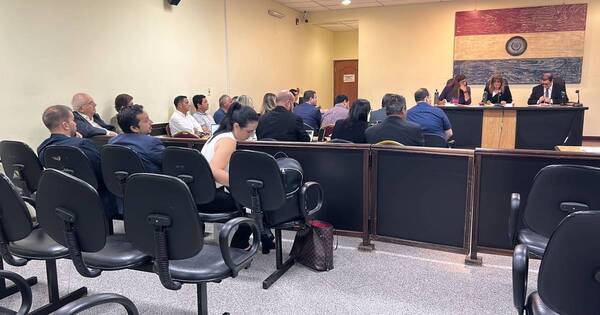 La Nación / Inicia juicio de exdefensora general Noyme Yore, Yiyo Fatecha y otros acusados