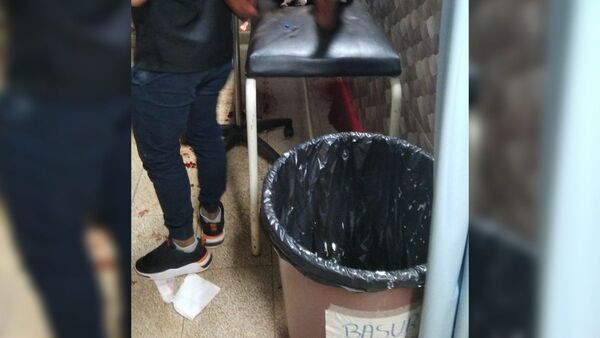 Atacó con machete a su socio de tragos por reventarle una botella en la cara