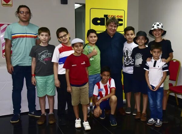 Ajedrez: juventud colmada con la sabiduría del maestro - Polideportivo - ABC Color