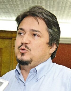 Caso Oliver: “no van a expulsarle de la lista, pero esto lo va a resolver el tribunal de conducta”, afirmó Camacho - Política - ABC Color