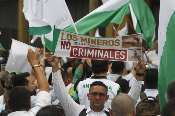 Medellín rechaza con una movilización la violencia por el paro en el noroeste colombiano - MarketData