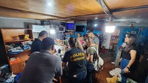 Diario HOY | Incautan armas, antenas y logos de vehículos en Luque