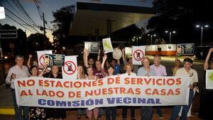 Vecinos se manifiestan contra la proliferación de los servicentros