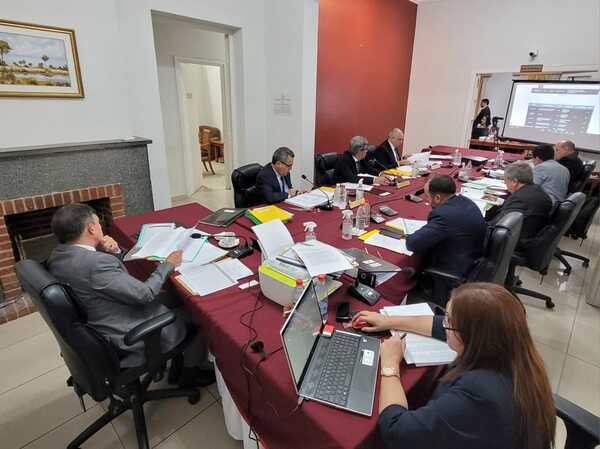 Tras fracasar ayer, CM tratará de vuelta hoy conformar la terna para la Corte - ADN Digital