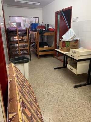 Diario HOY | Bochorno en hospital: residentes que arriesgaron su vida son desalojados