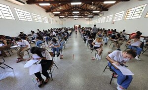 Unos 3.191 postulantes a becas pasaron examen y siguen en competencia