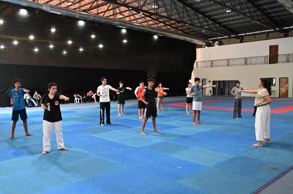 Mas de 1.000 niños iniciaron las Escuelas Deportivas SND | Lambaré Informativo