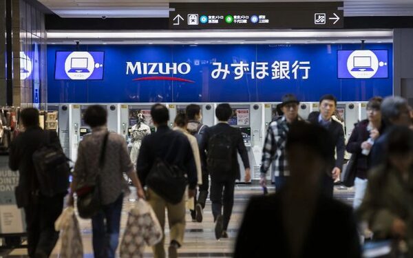 Bolsa de Tokio registró fuertes caídas por temores al impacto en sector financiero de la quiebra del Silicon Valley Bank - ADN Digital