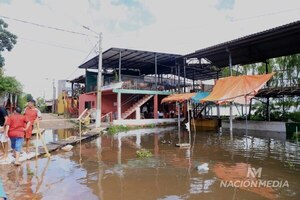 Diario HOY | Crecida del río afecta a pescaderías y comedores de Remanso