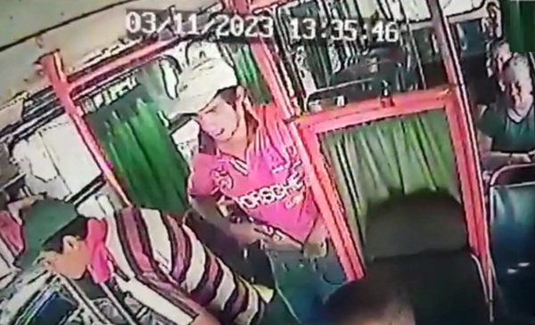 Delincuentes asaltaron a chofer y a pasajeros en bus de Ciudad del Este