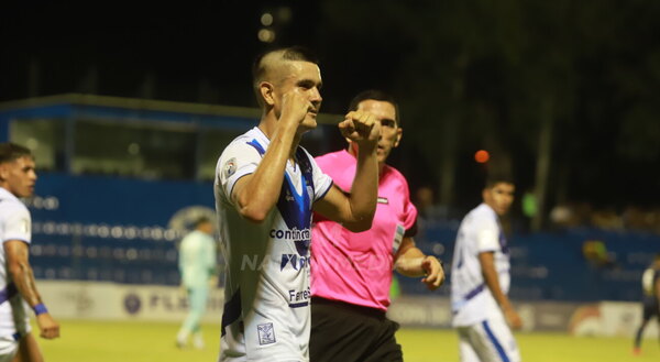 Versus / La historia de Richard Torales: Dejó "colgado" a Ameliano, volvió y tuvo un debut soñado