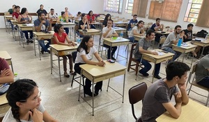Diario HOY | Becas Itaipú: unos 3.191 lograron aprobar el examen y siguen en carrera