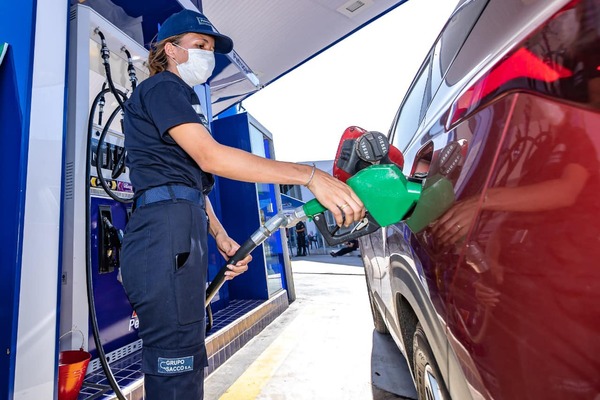 Para economista, existen condiciones para reducir el costo del combustible - Unicanal