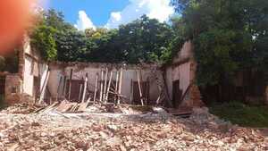 Deteriorado edificio histórico de Concepción terminó de derrumbarse | Radio Regional 660 AM