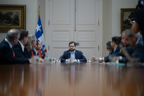 El Gobierno chileno se reúne con empresarios tras rechazo a reforma tributaria - MarketData