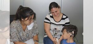 La voz de dos madres luego del implante coclear que cambió la vida de sus hijos - Revista PLUS
