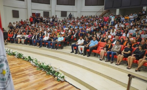 Escuela de Oficios inició actividades con 8.272 alumnos