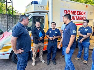 Tiki González visitó sede de Bomberos y destaca sacrificio de los voluntarios | DIARIO PRIMERA PLANA