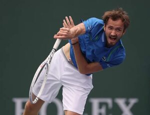 Medvedev gana con épica a Zverev y jugará sus primeros cuartos de Indian Wells - Tenis - ABC Color