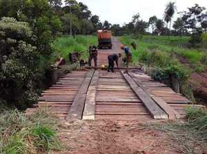 Tras ser abandonados por sus autoridades pobladores de Santa Clara, tuvieron que arreglar puente