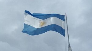 La inflación en Argentina alcanza los tres dígitos