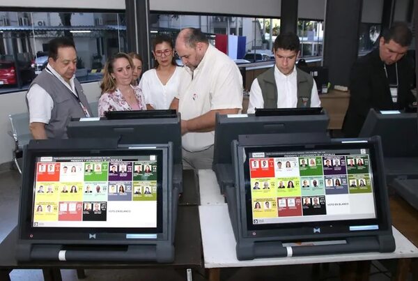 Auditan pantallas de las máquinas de votación - Política - ABC Color