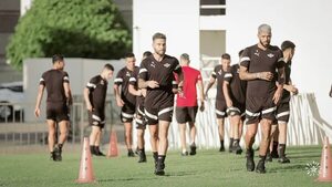 El “blanco y negro”, la ocupación de Libertad - Fútbol - ABC Color