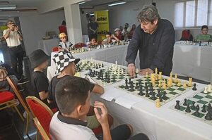 Ajedrez: Maestro enseña a pensar - Polideportivo - ABC Color