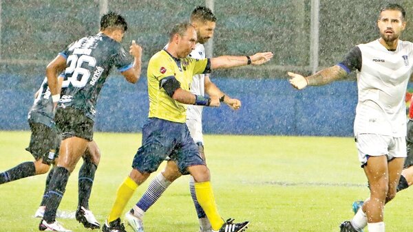 Diario HOY | Suspensión “indefinida” para los árbitros de los 42 minutos añadidos