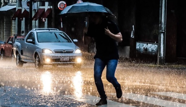 Anuncian chaparrones y tormentas para este miércoles