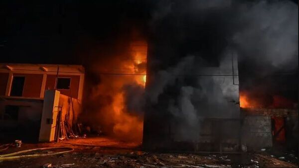 Mujer de 30 años está en terapia tras incendio en Villa Elisa