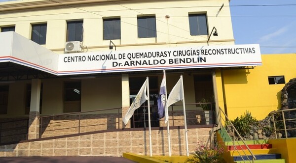 Diario HOY | Mujer está muy grave tras incendio en depósito de camiones cisterna