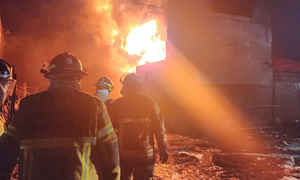 Dos personas heridas tras incendio de gran magnitud en depósito clandestino de combustible - OviedoPress