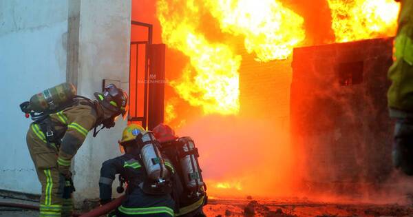 La Nación / Una de las víctimas del incendio en Villa Elisa sigue con pronóstico reservado